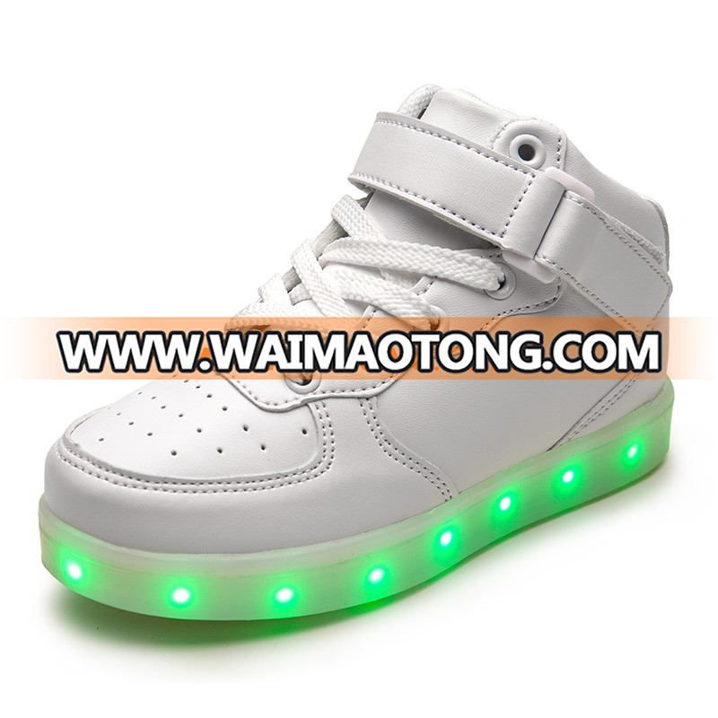 Newest Fashionable Flashing Tenis LED Bluetooth Shoes For Kids